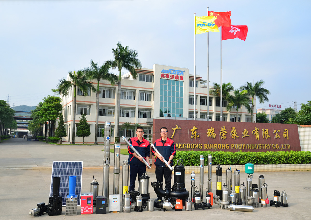 submersible pump with solar